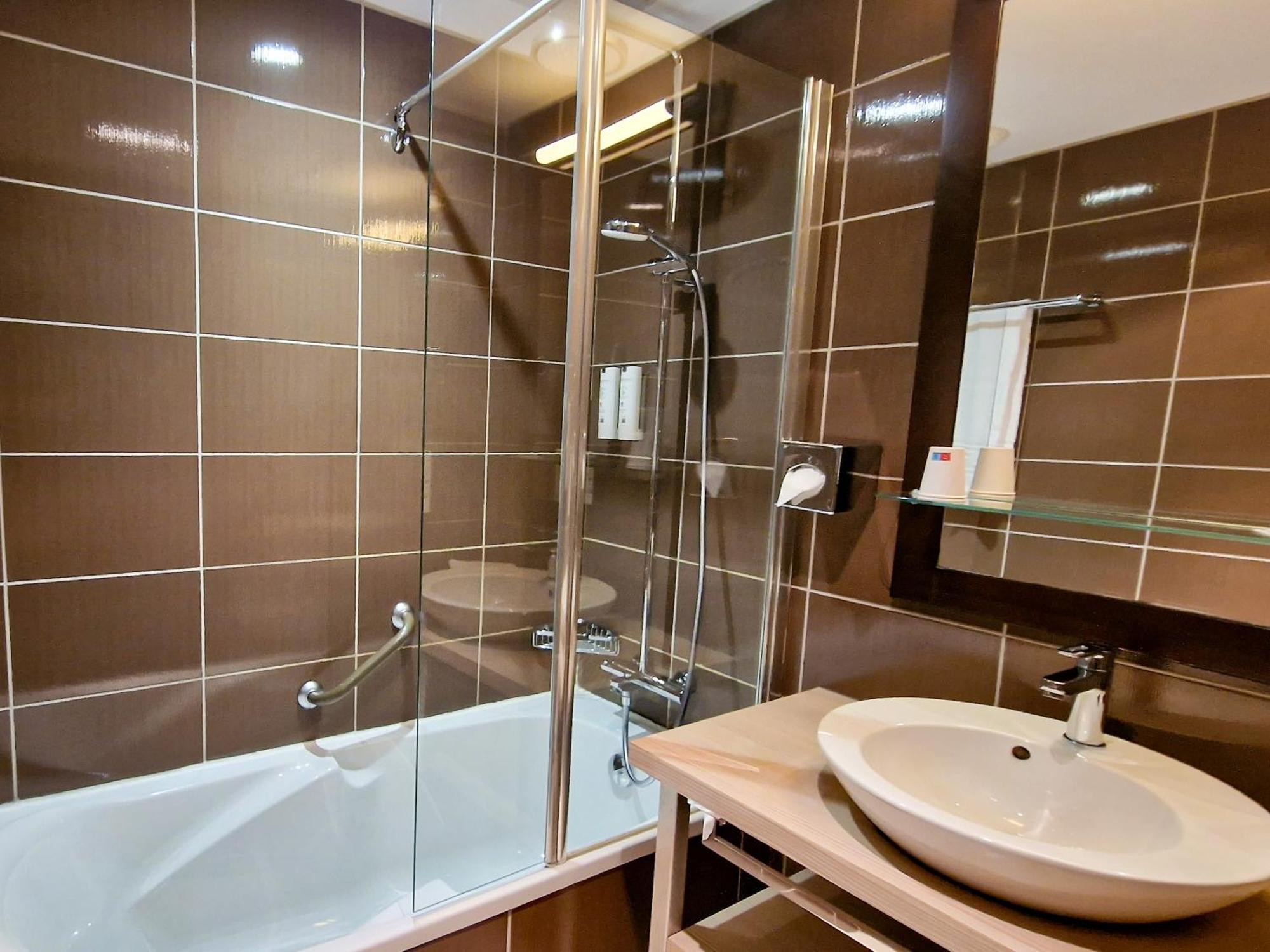 Standard Twin Room,1627940427:JPEG