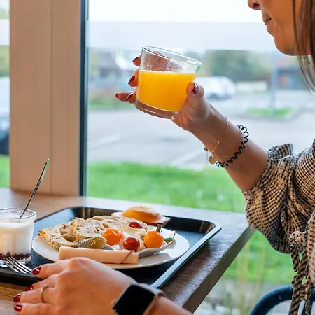 Ibis Styles Dijon Nord Valmy-2